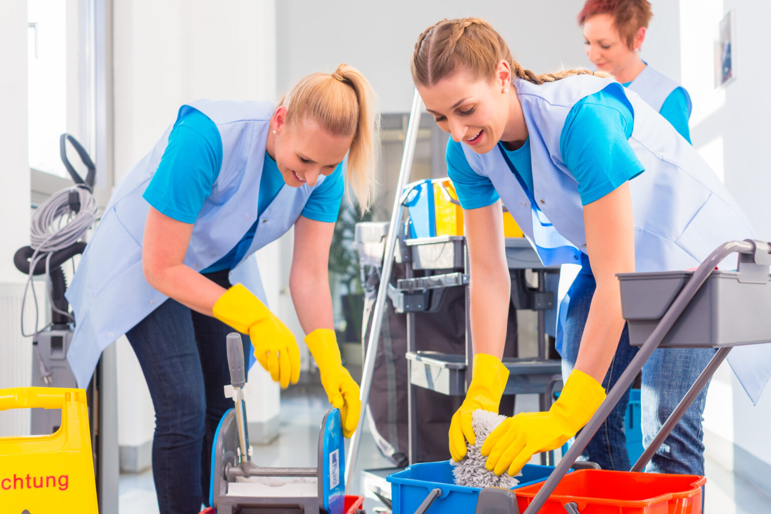 https://hwrecruitment.co.uk/wp-content/uploads/2025/05/cleaning-services-1536x1024-1.jpeg